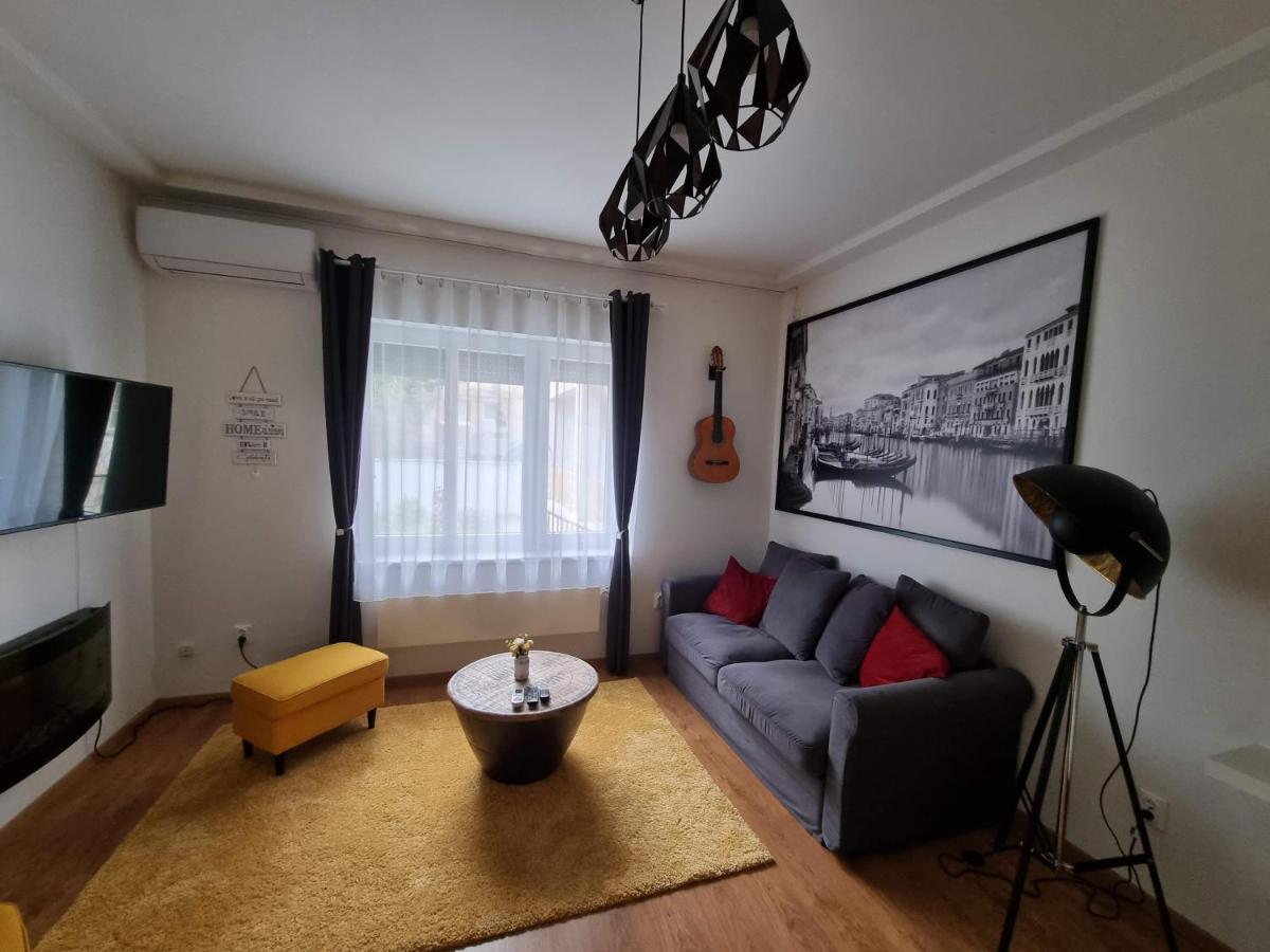 塞格德Flora Apartman公寓 外观 照片